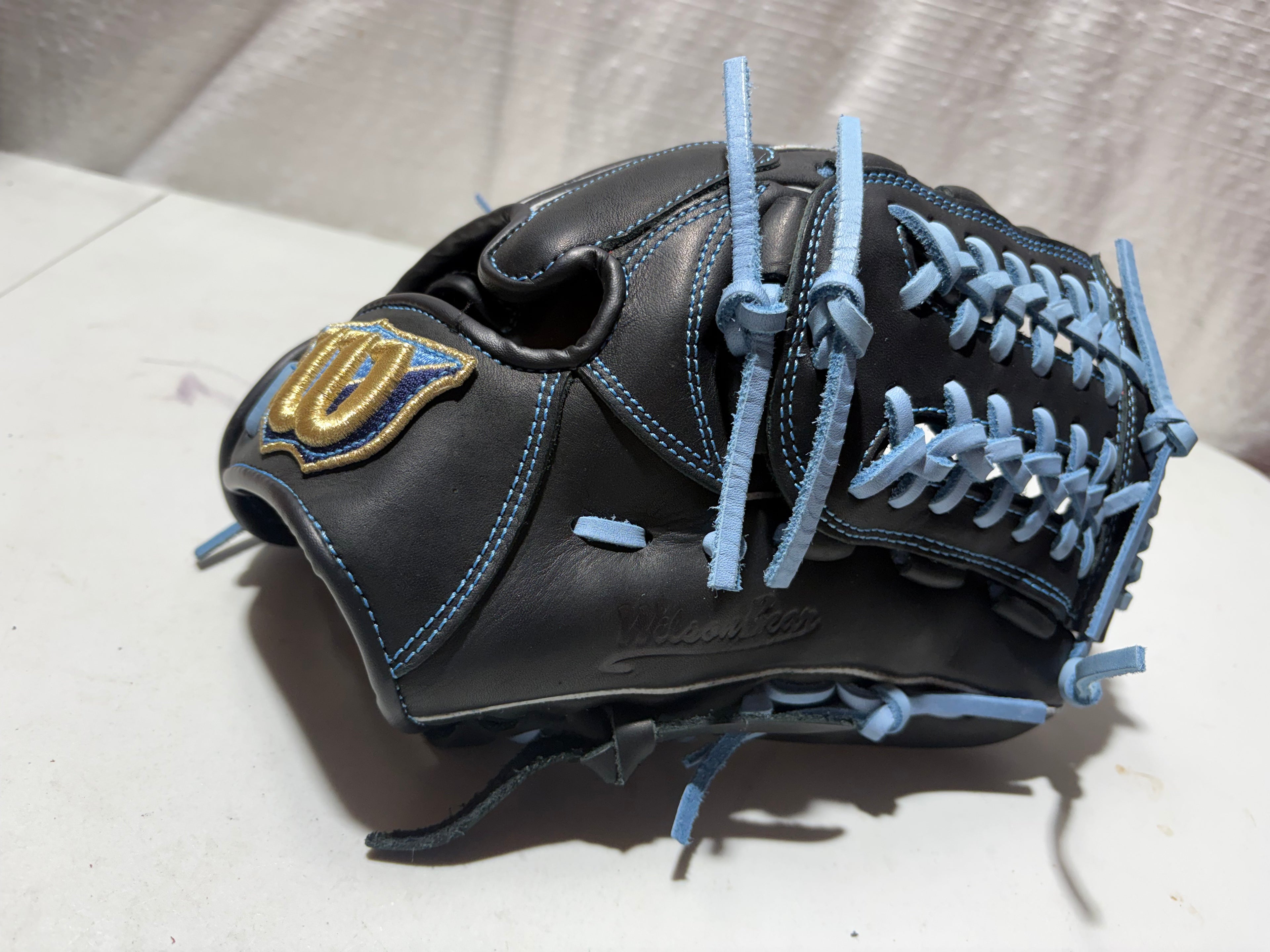 11 1/4” Wilson Bear Glove